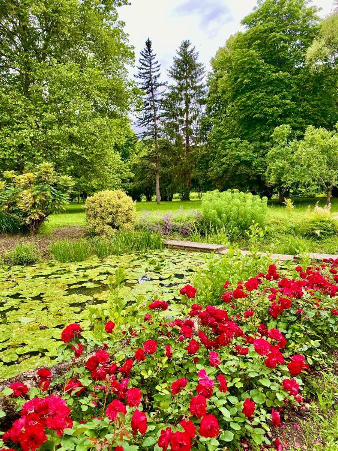 Le Moulin De Francueil Bed & Breakfast Exterior photo