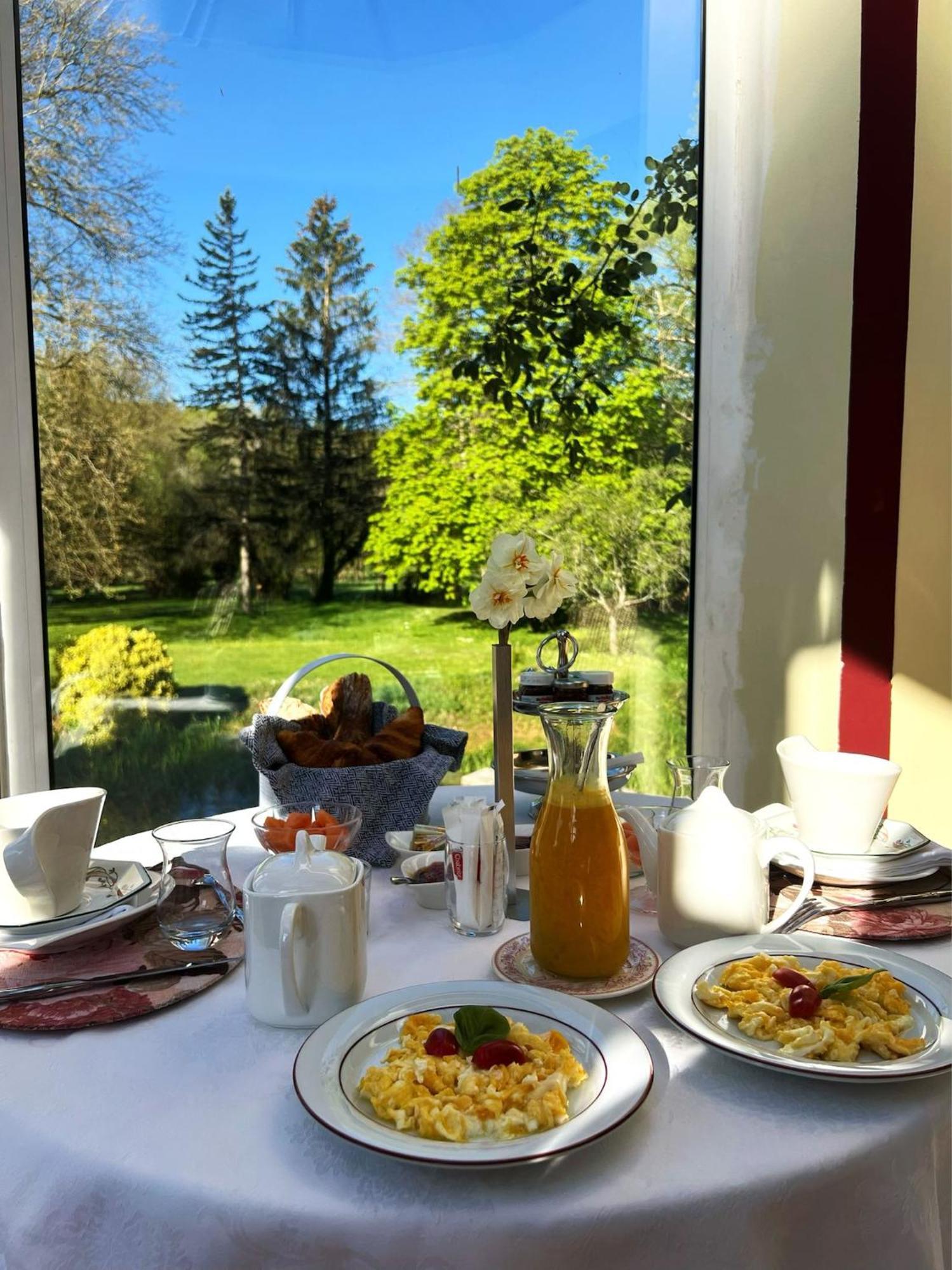 Le Moulin De Francueil Bed & Breakfast Exterior photo